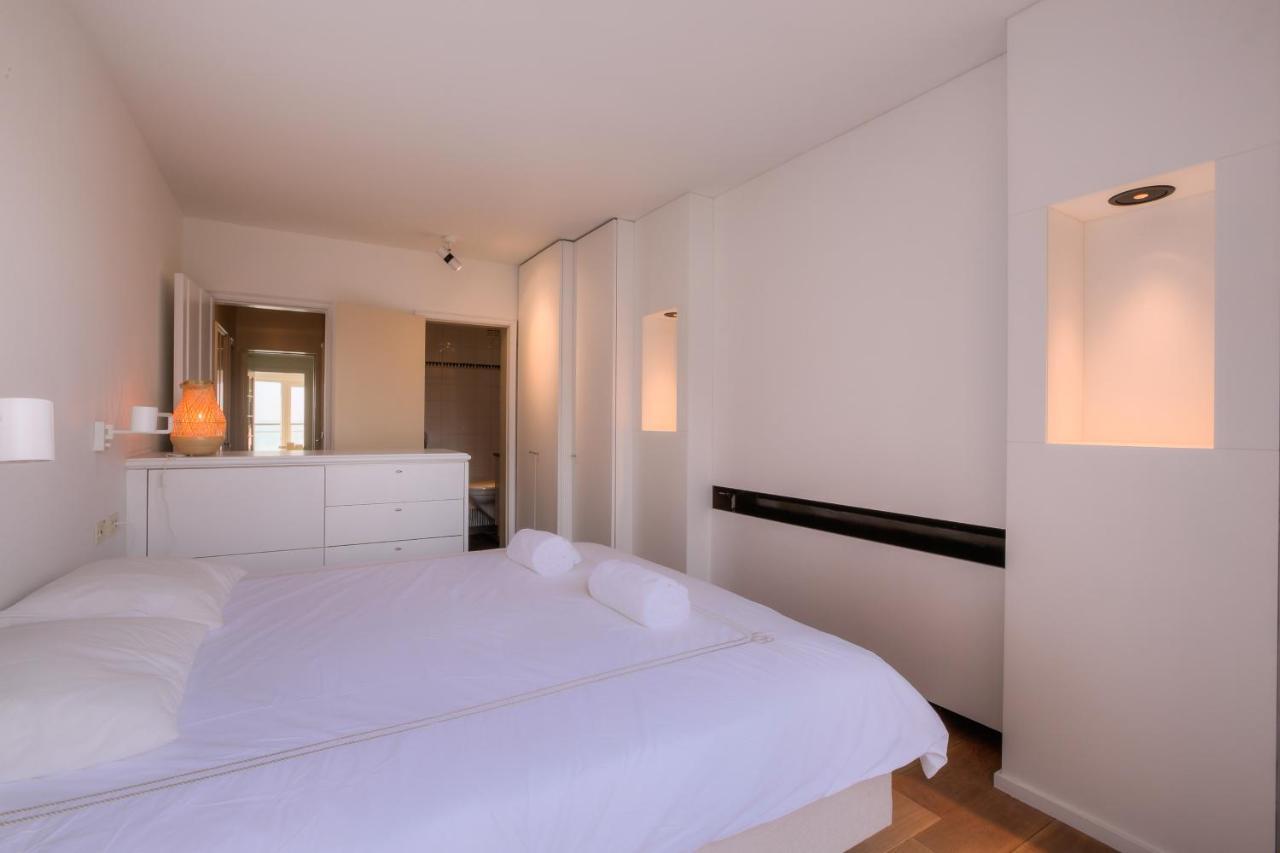 Appartementen Op De Zeedijk In Knokke Op De 3E En 4E Verdieping Van Logie Marie エクステリア 写真