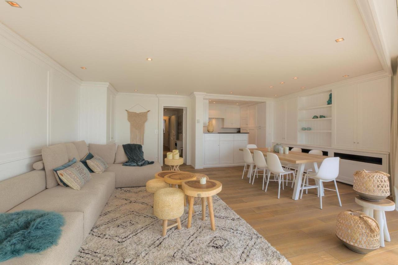 Appartementen Op De Zeedijk In Knokke Op De 3E En 4E Verdieping Van Logie Marie エクステリア 写真