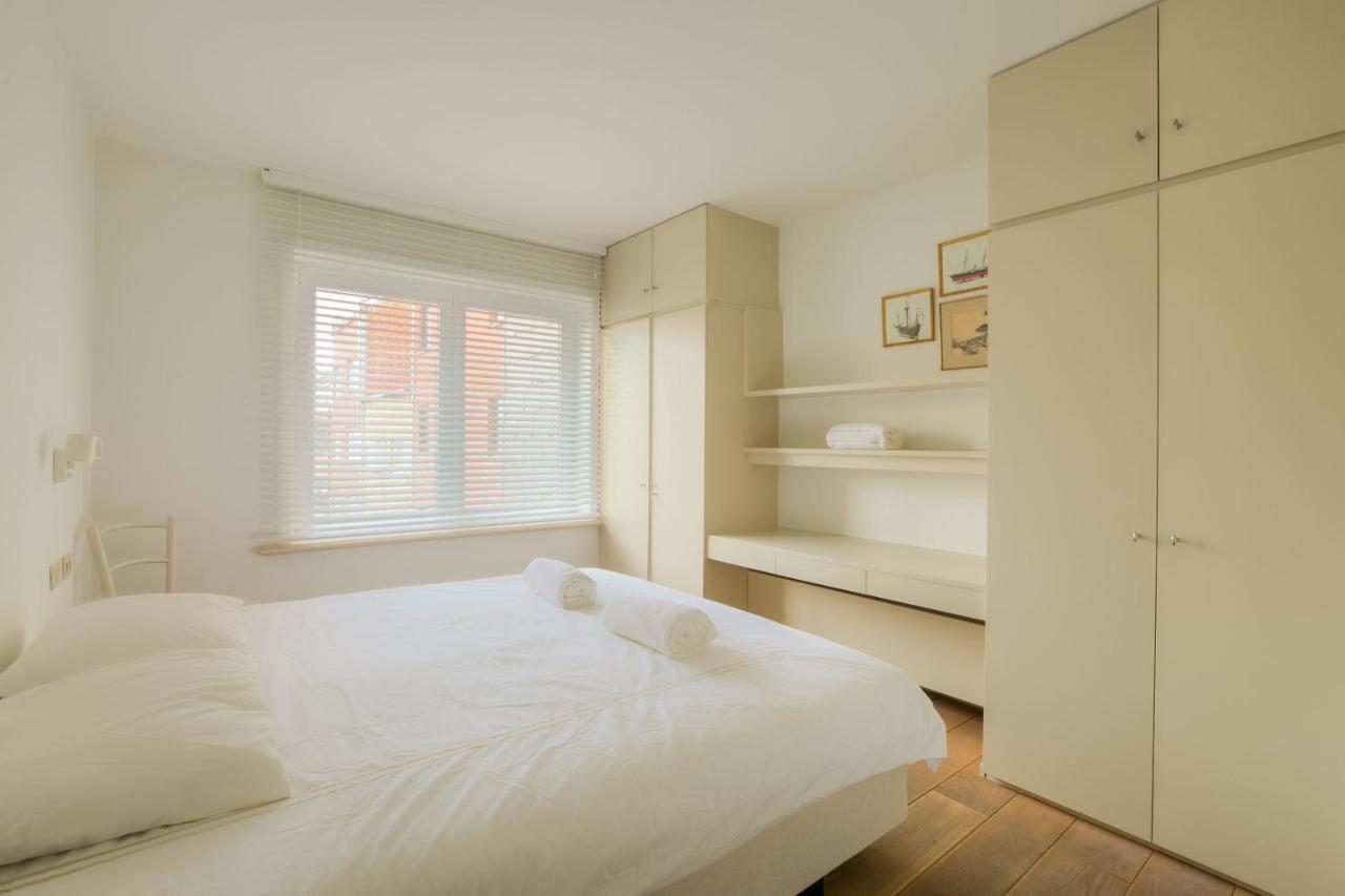 Appartementen Op De Zeedijk In Knokke Op De 3E En 4E Verdieping Van Logie Marie エクステリア 写真