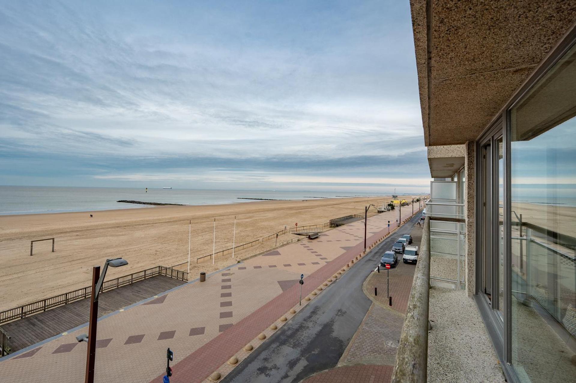 Appartementen Op De Zeedijk In Knokke Op De 3E En 4E Verdieping Van Logie Marie エクステリア 写真