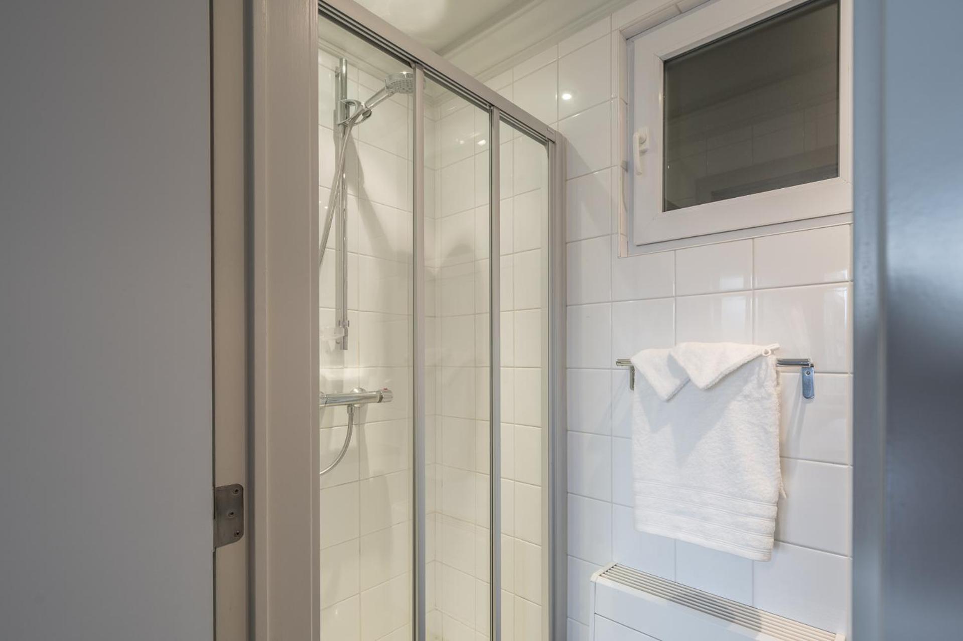 Appartementen Op De Zeedijk In Knokke Op De 3E En 4E Verdieping Van Logie Marie エクステリア 写真