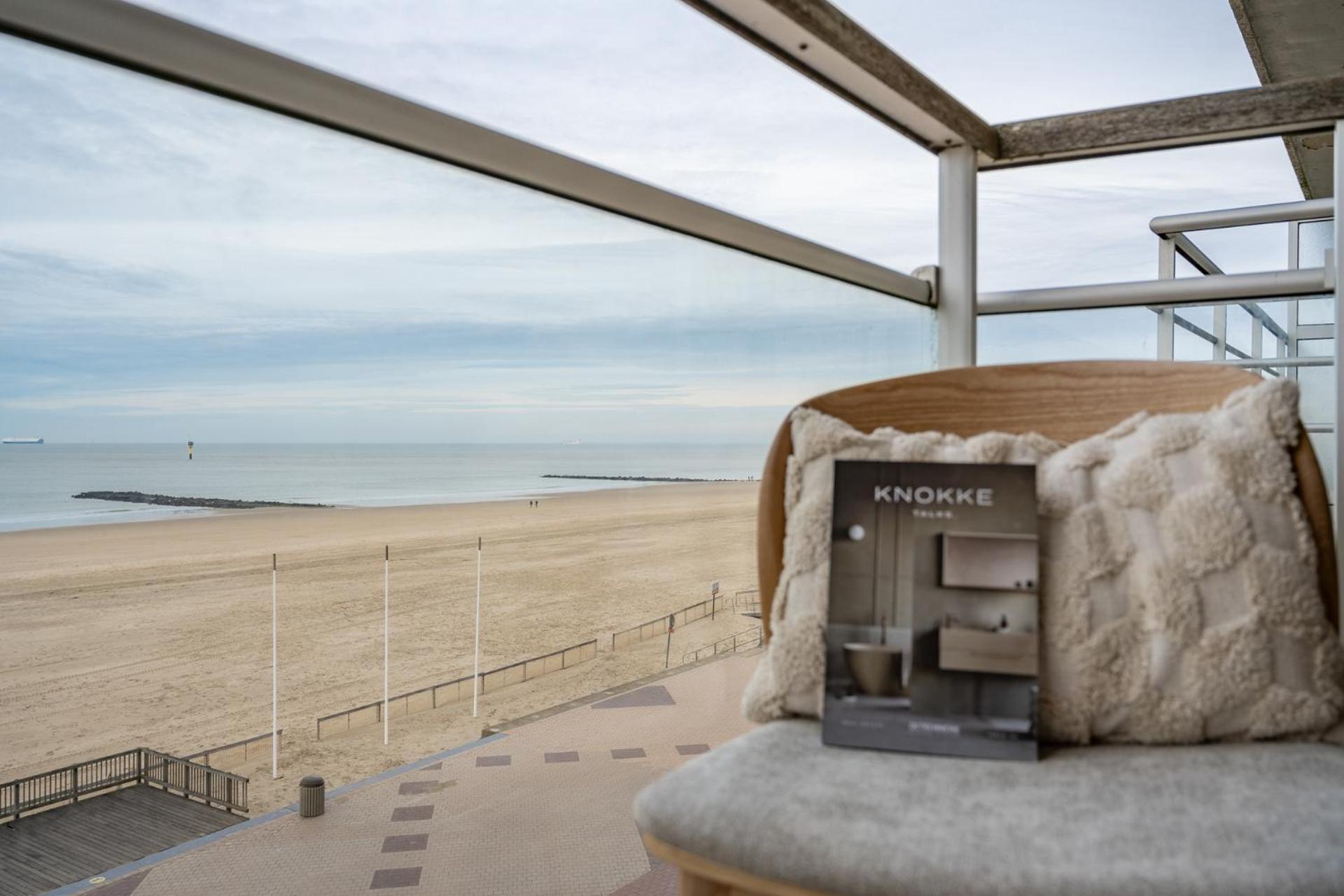 Appartementen Op De Zeedijk In Knokke Op De 3E En 4E Verdieping Van Logie Marie エクステリア 写真