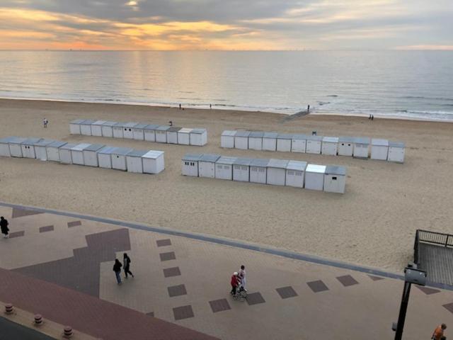 Appartementen Op De Zeedijk In Knokke Op De 3E En 4E Verdieping Van Logie Marie エクステリア 写真